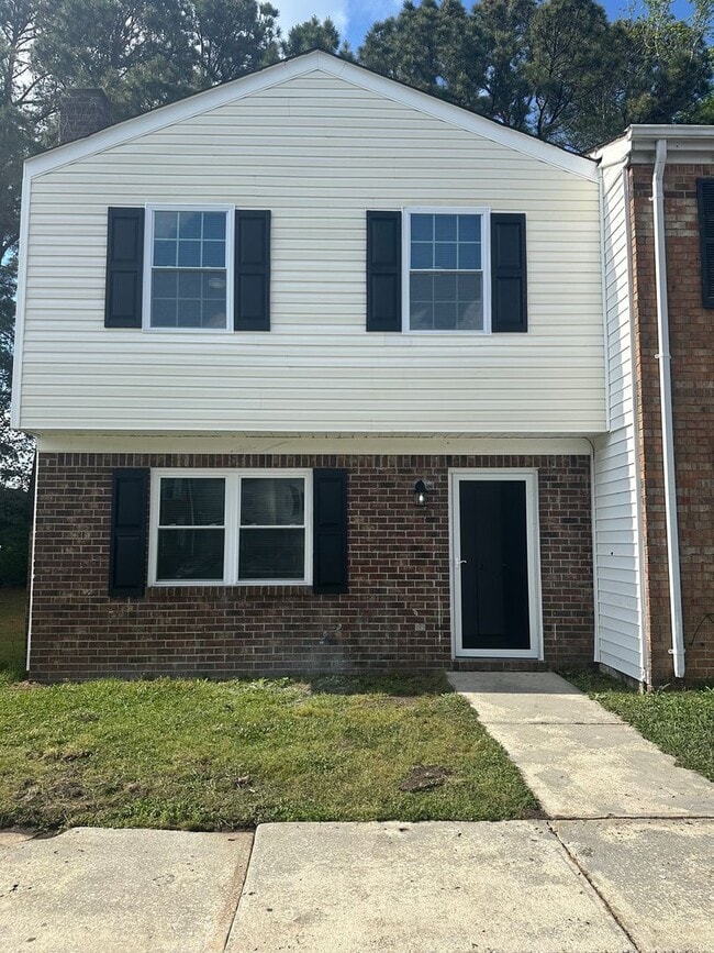 Building Photo - 408 Myrtlewood Cir