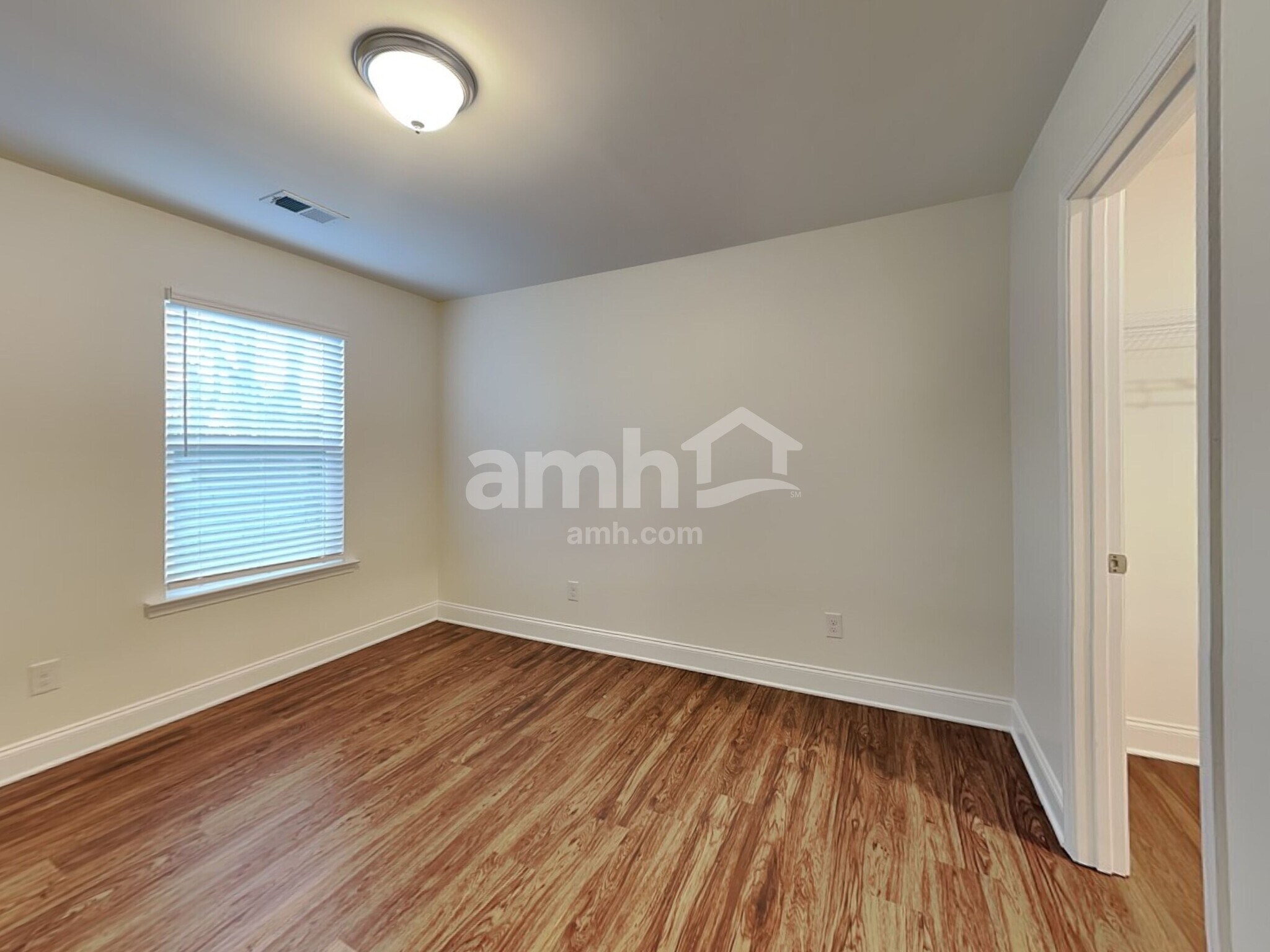 Building Photo - 1930 Sterling Brook Ct