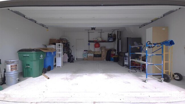 Building Photo - 124 Blazilmar Ln
