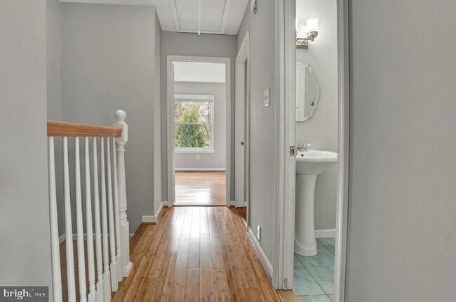 Building Photo - 94 Blueridge Ct