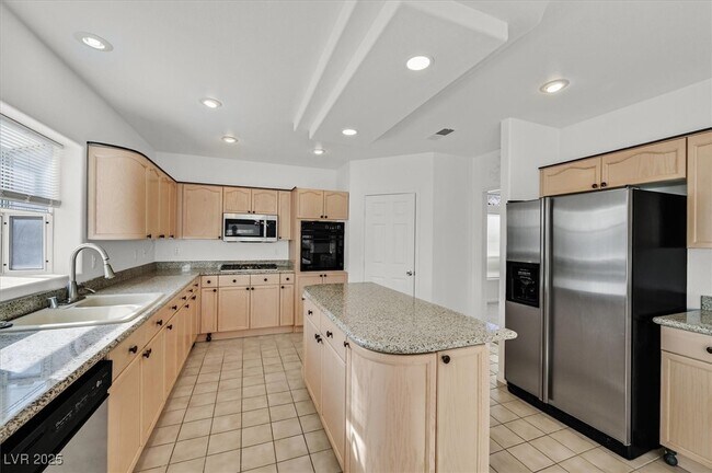 Building Photo - 8845 Zurich Ct