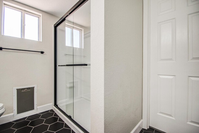 Building Photo - 7761 N 19th Dr