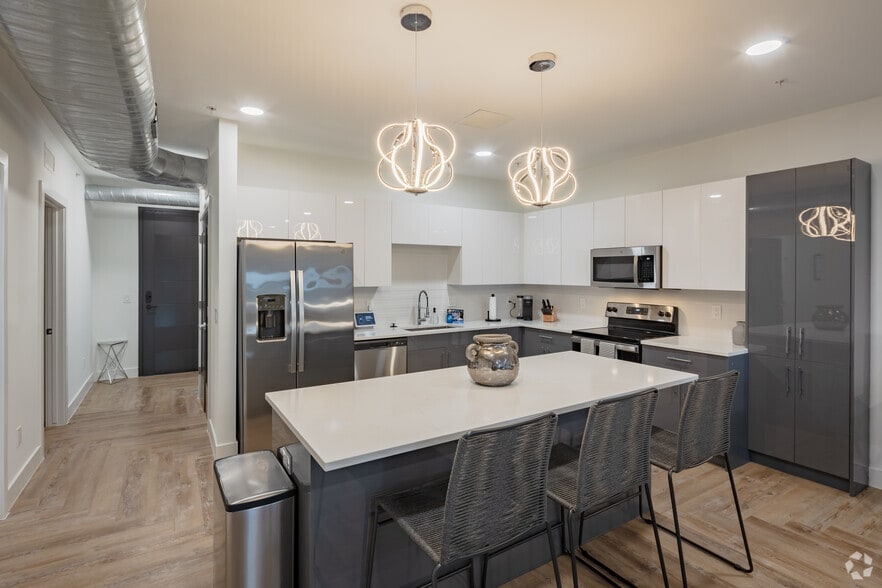 2BR, 2BA - 1,360SF, Kitchen - Elevate Luxury Living