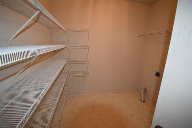 Building Photo - 9929 Blue Bell Dr
