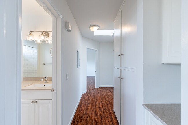 Building Photo - 8645 Hervey St