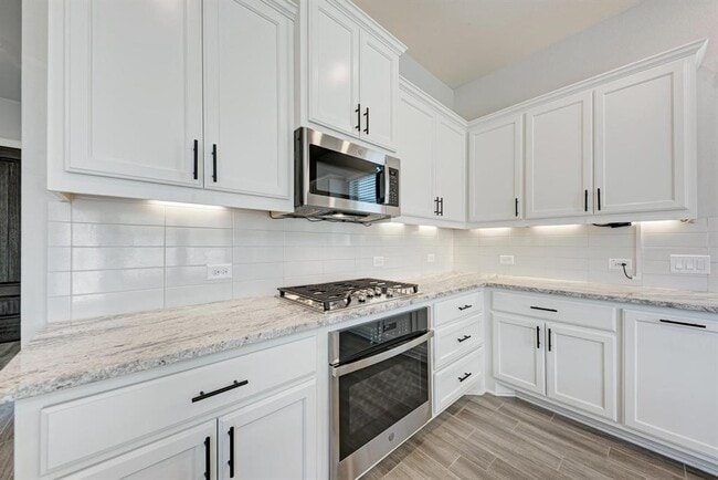 Building Photo - 12811 Stanford Dr