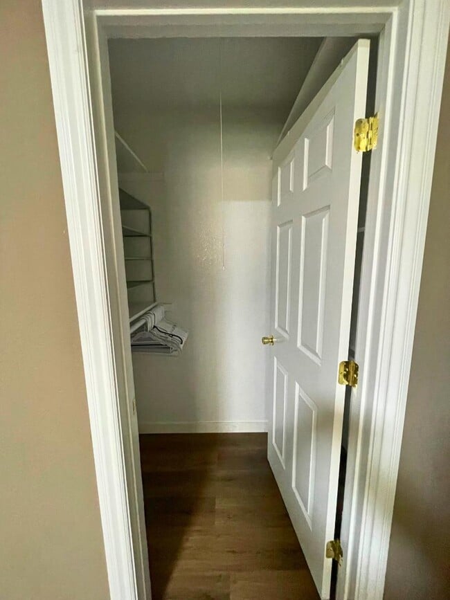 Building Photo - 2421 Country Club Blvd