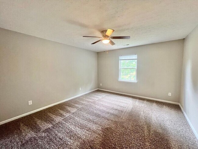 Building Photo - 2019 Spring Creek Dr