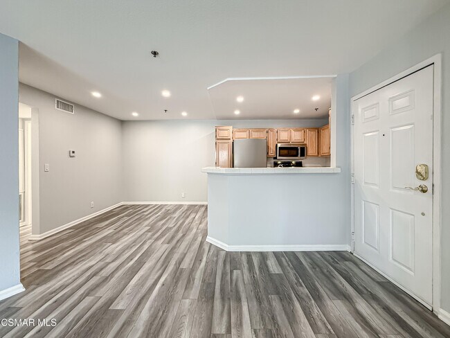 Building Photo - 5744 Oak Bend Ln