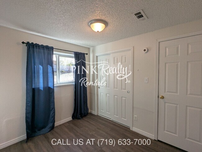 Building Photo - 4026 Shelley Ave