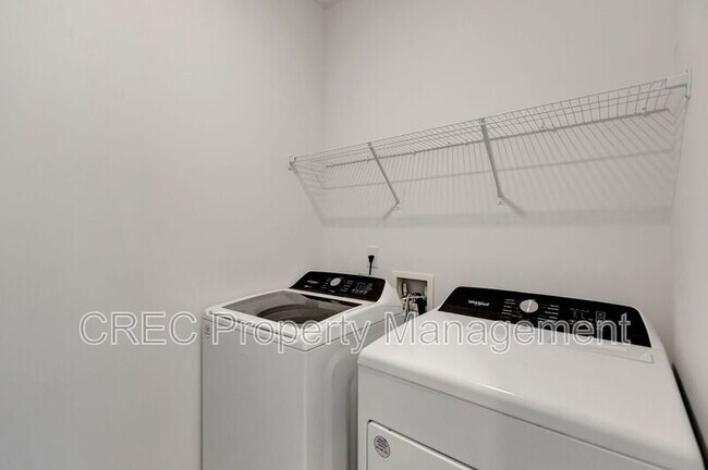 Building Photo - 251 Claret Cup Wy