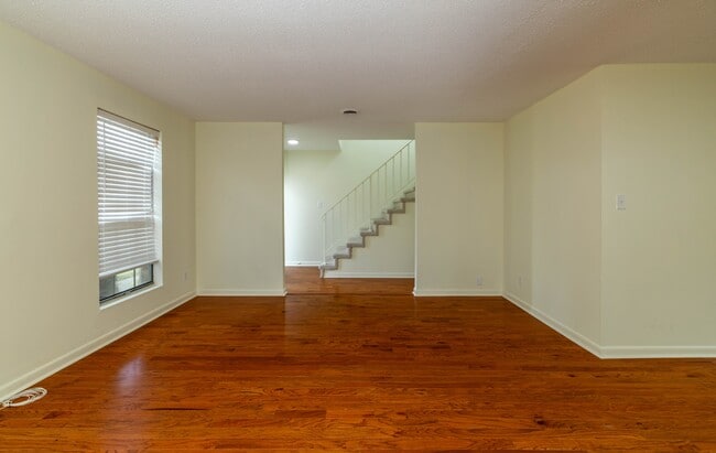 Building Photo - 7914 Gleason Dr NW