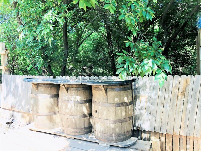 Building Photo - White Oak Canyon Road 10616/10618