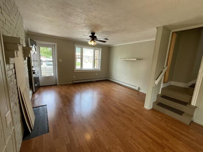 Building Photo - 3 Bedroom 1 Bath in Carlisle, PA!
