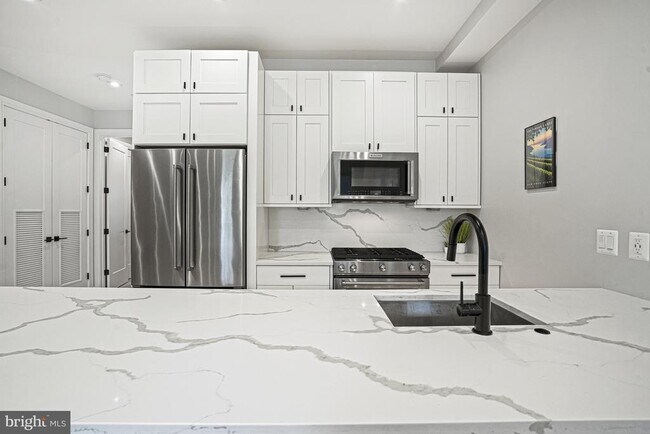 Building Photo - 725 Euclid St NW