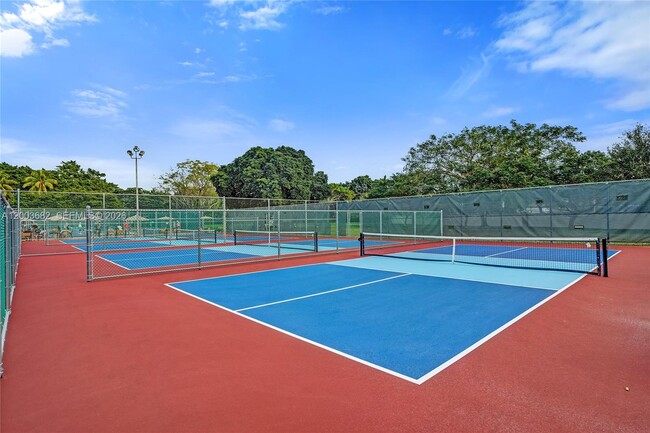 Building Photo - 3001 Portofino Isle