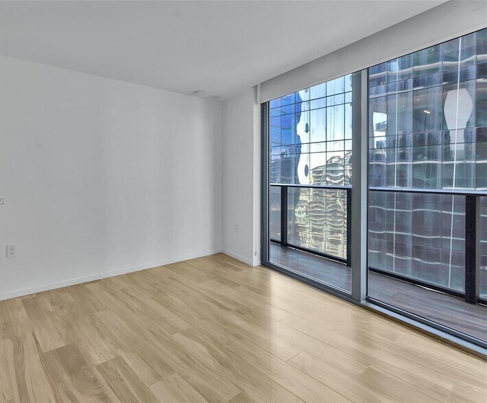 Building Photo - 801 S Miami Ave