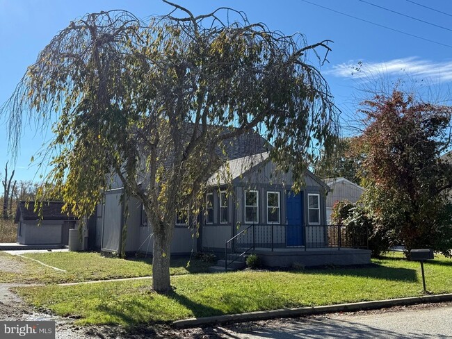 Building Photo - 37 Beaver Ave