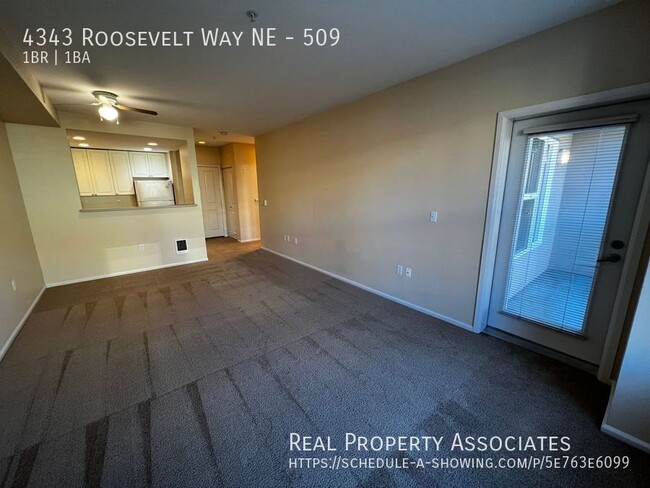 Building Photo - 4343 Roosevelt Way NE