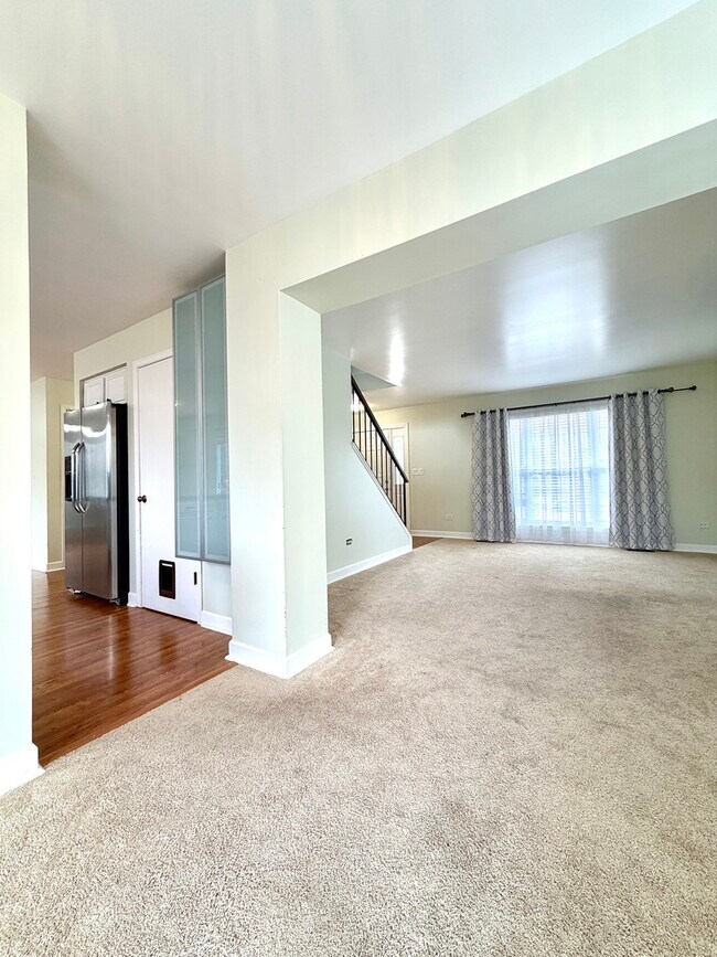 Building Photo - 665 Lakewood Farms Dr