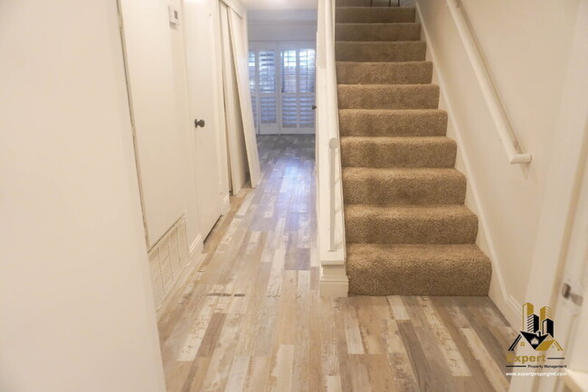 Building Photo - 3605 Larchmont Square Ln