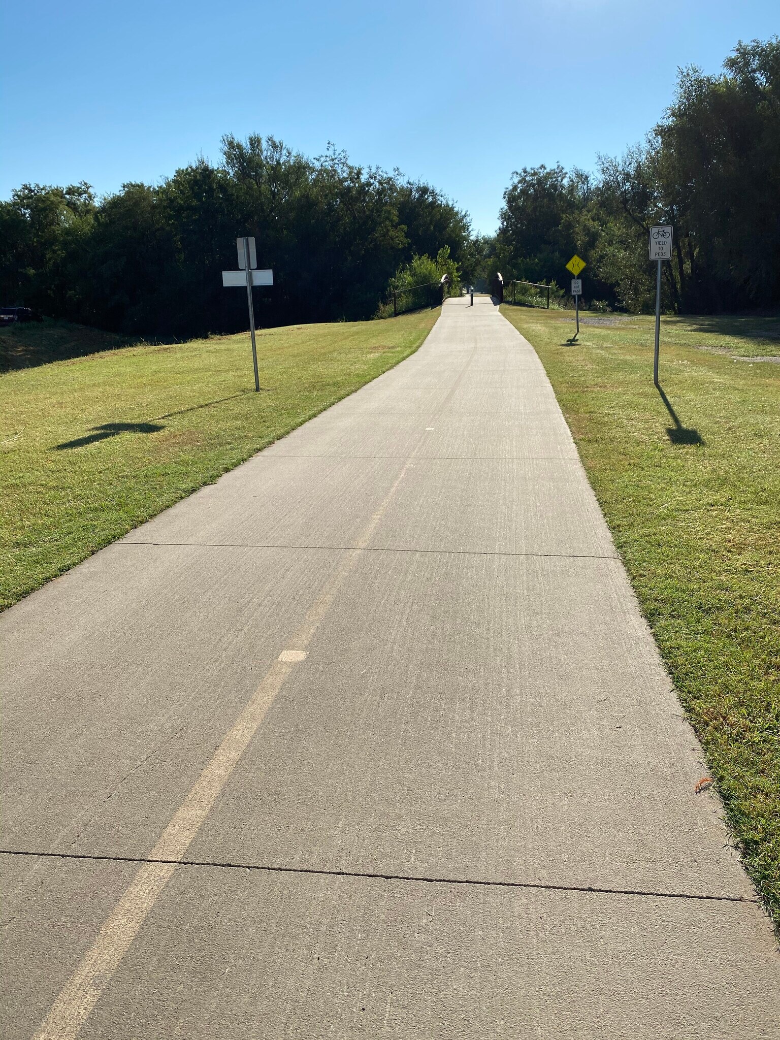 Building Photo - 2314 Indian Dr