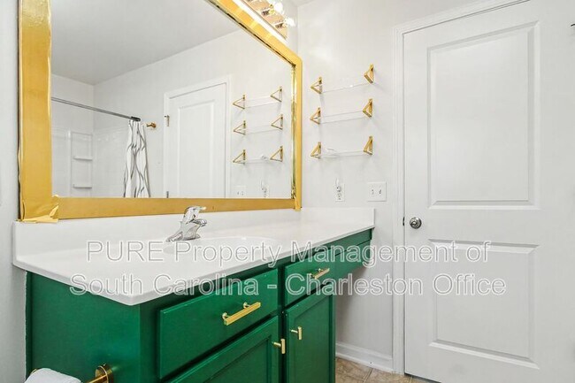 Building Photo - 407 Greywood Ln