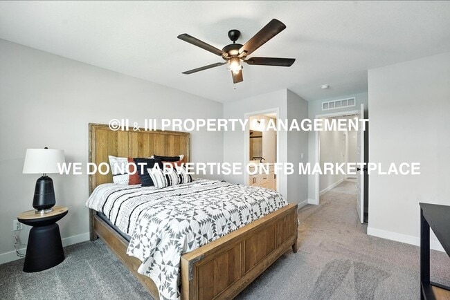 Building Photo - 8733 SW Edgewater Dr