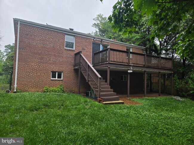 Building Photo - 2911 Breezy Terrace