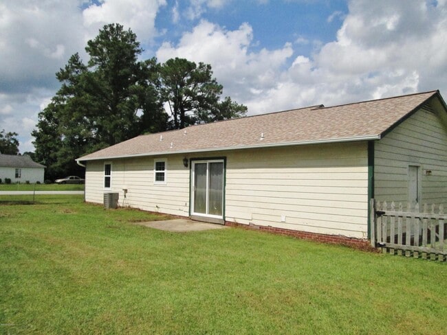 Building Photo - 1211 Blue Creek Rd