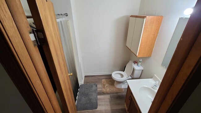 Building Photo - 15 Newton Ave