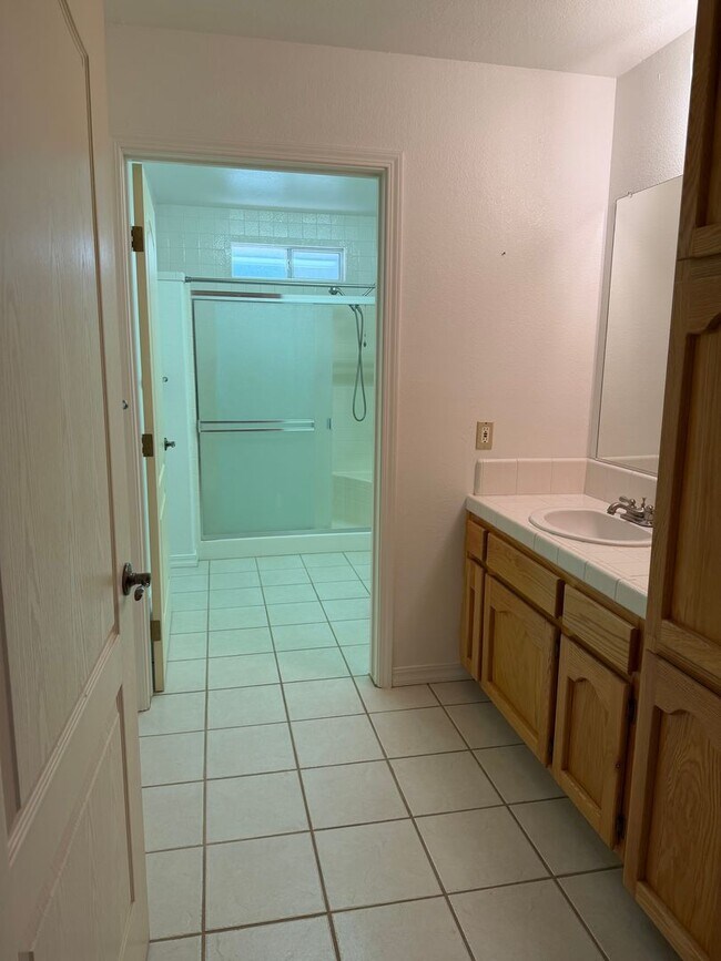 Building Photo - 38908 Millwood Dr