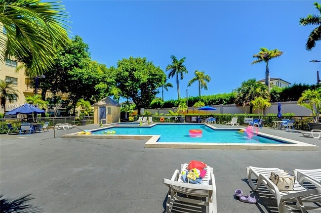 Building Photo - 8353 Lake Dr