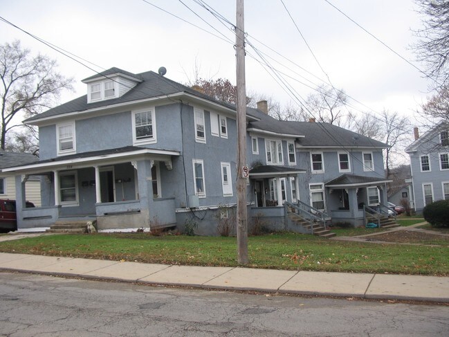 Primary Photo - 326-334 Raymond St
