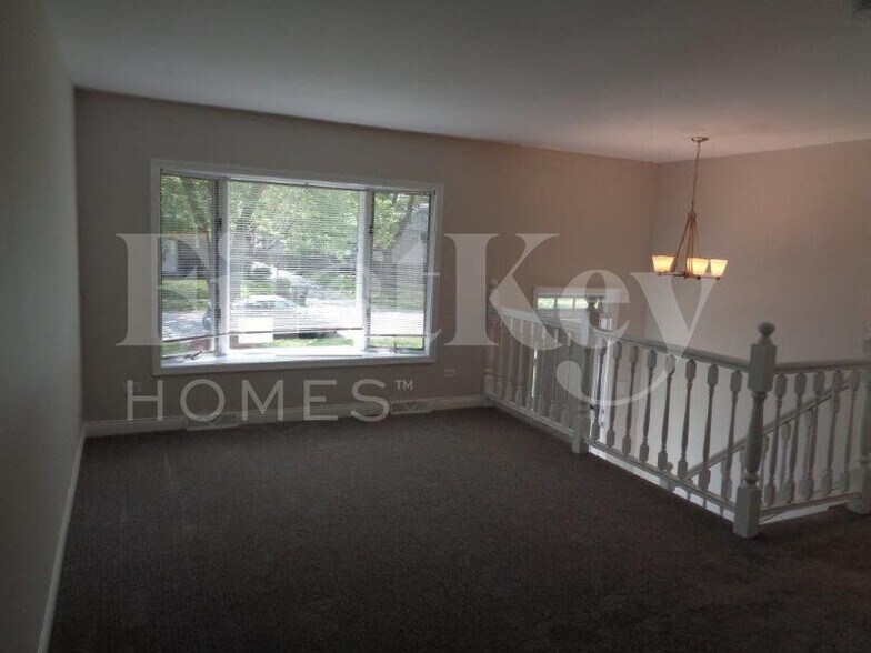 Building Photo - 451 E Mulberry Ct