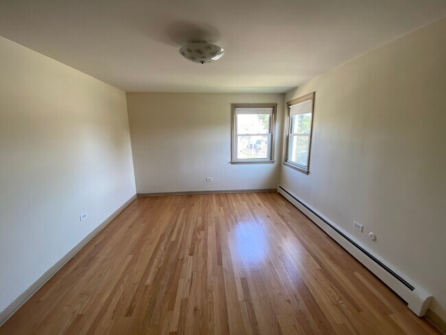 Building Photo - 6441 W Higgins Ave