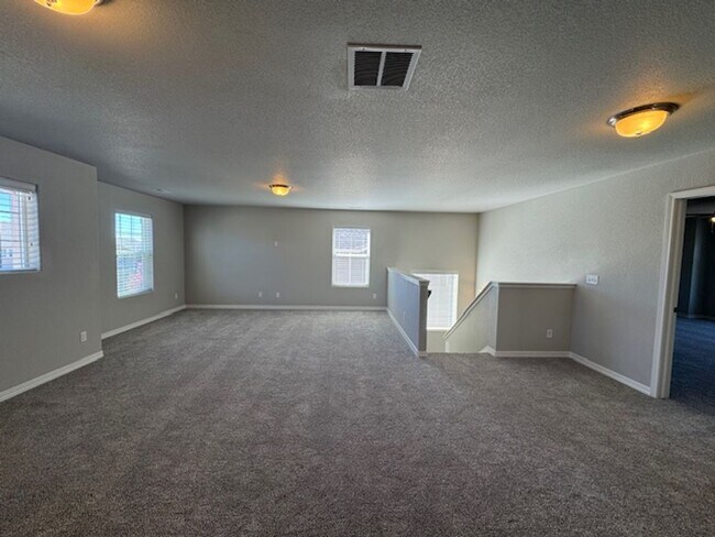 Building Photo - Nearly New 3-Bedroom Home in Beautiful Mon...