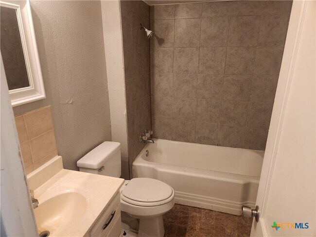 Building Photo - 1615 S 15th St