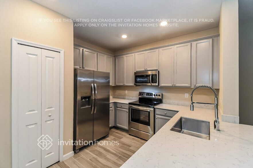 Building Photo - 13272 Shore Grass Dr