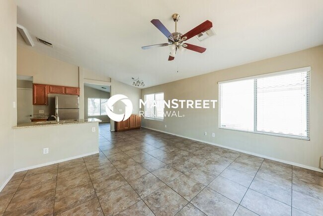 Building Photo - 3 Bedroom Pet-Friendly Home in Phoenix, AZ with Main Street Renewal