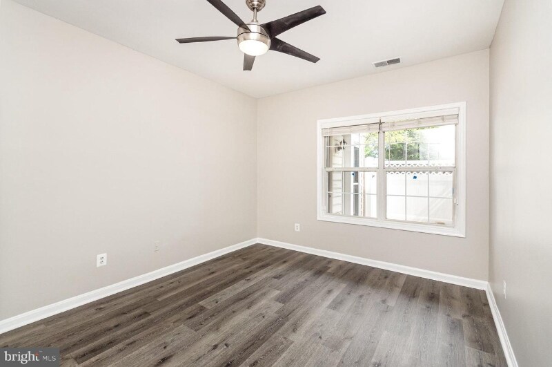 Building Photo - 4690 Lawton Way