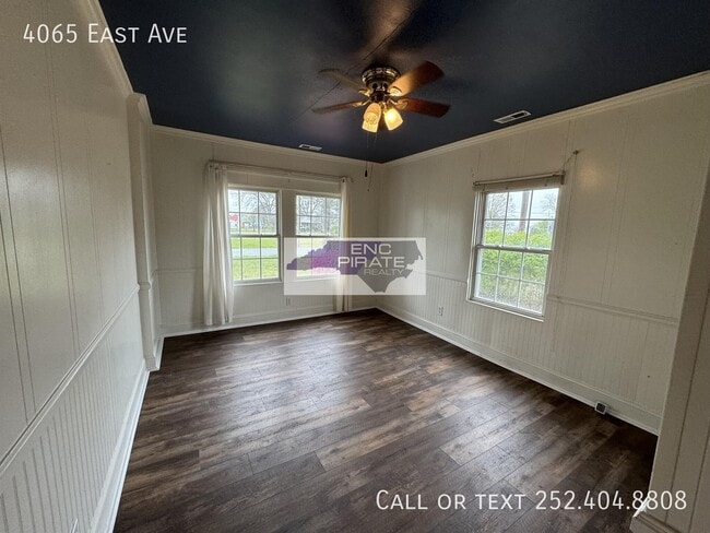Building Photo - 4065 East Ave