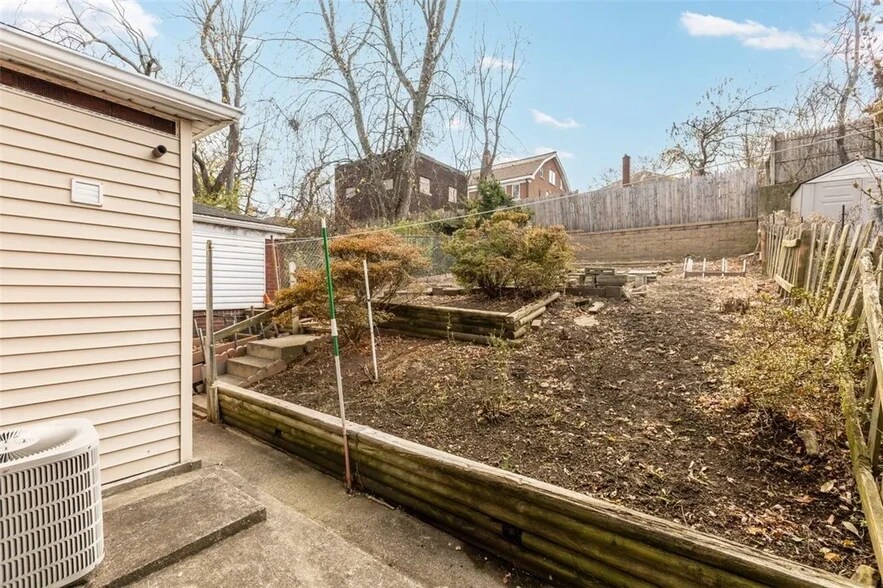 Building Photo - 6344 Alderson St