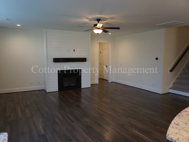 Building Photo - 33 Meon Ln