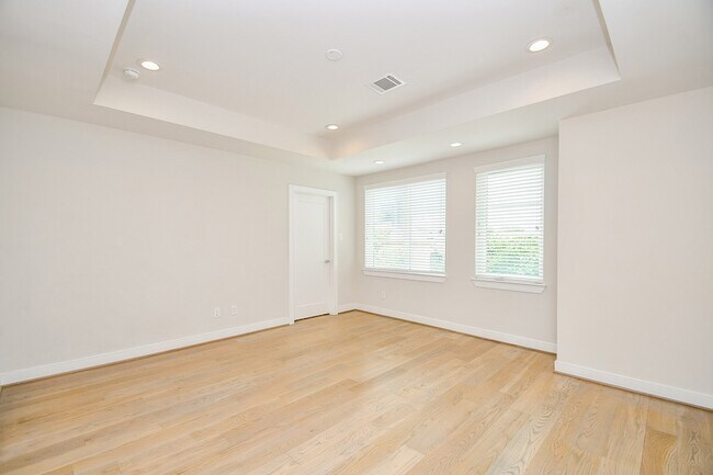 Building Photo - 2315 Peckham St