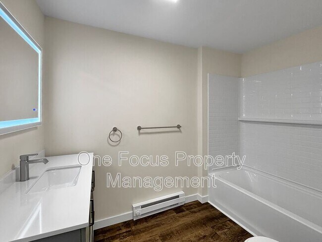 Building Photo - 256 Allegheny St