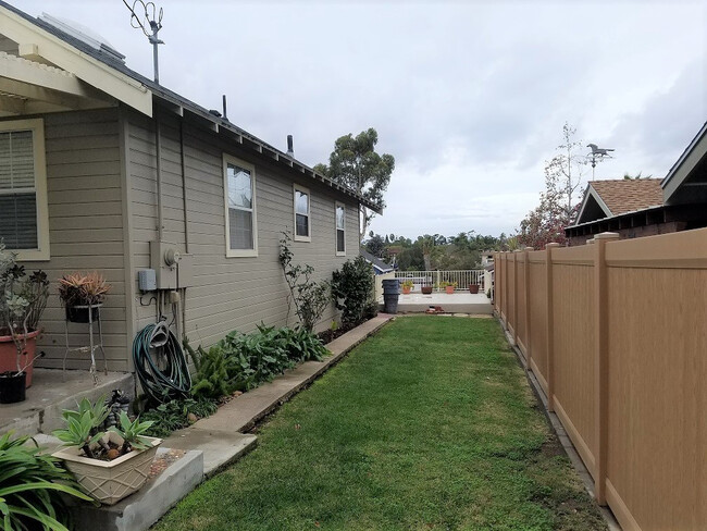 Building Photo - Craftsman Style Home in South Park!!