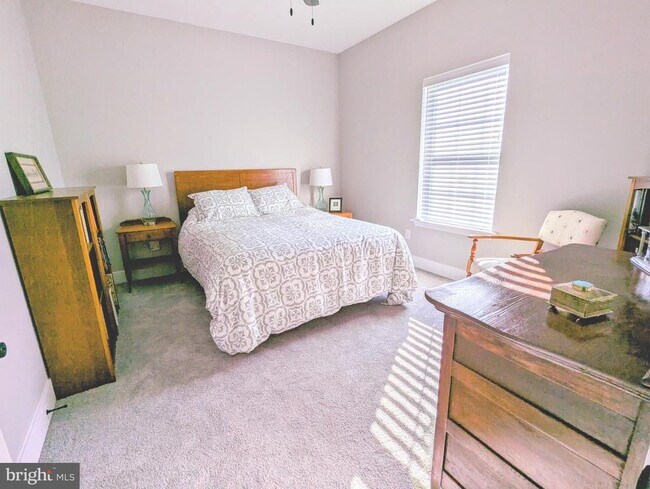 Building Photo - 29345 Greenfield Ave