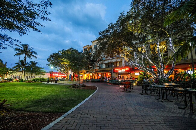 Building Photo - 250 S Ocean Blvd