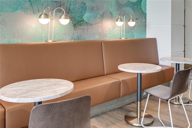 Building Photo - 943 Peachtree St NE